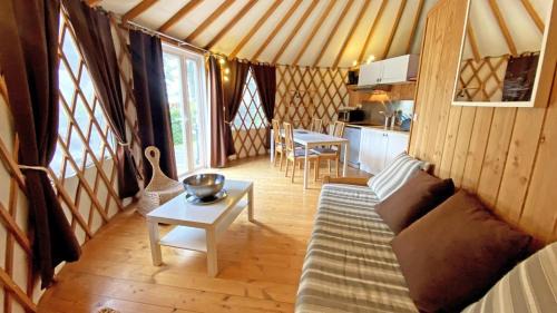 Saint-Mathieu House | Gîte Les yourtes de Saint Mathieu N°2