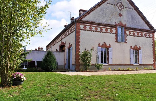 Lorris House | Gîte Lorris, 3 pièces, 6 personnes - FR-1-590-189