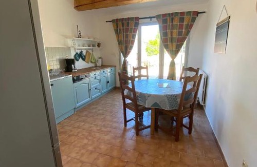 Aureille House | Gîte Lou Gardian