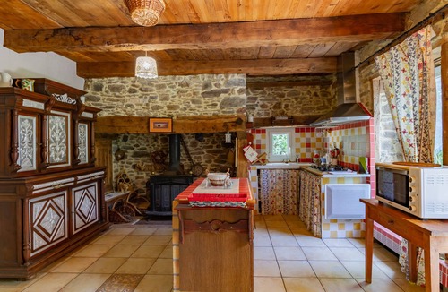 Lagrauliere Cottage | Gîte Loucastan in a green setting