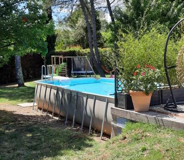 Saint-Julien-de-Cassagnas Apartment | Gîte Ma Vie Là 3 étoiles, jacuzzi, animaux acceptés