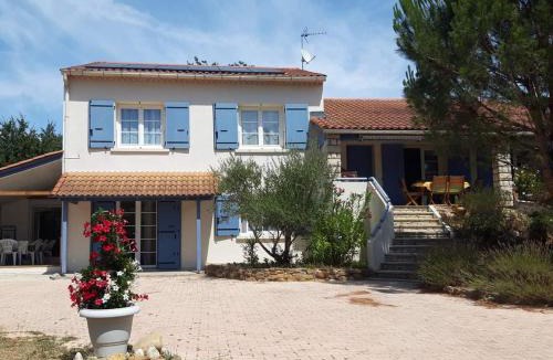 Saint-Julien-de-Cassagnas Apartment | Gîte Ma Vie Là 3 étoiles, jacuzzi, animaux acceptés