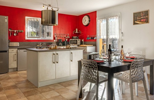 Couiza House | Gîte "Maguy Les Oliviers": Mountain View, Wi-Fi, and Air Conditioning