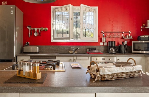 Couiza House | Gîte "Maguy Les Oliviers": Mountain View, Wi-Fi, and Air Conditioning