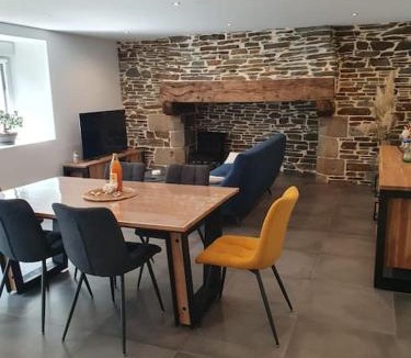 Briec Apartment | Gîte Manoir de Kerlez Plain-pied