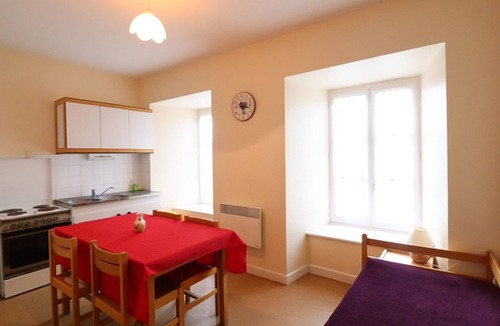 Lorcieres Cottage | Gîte Margeride 2 pers, pets allowed, TV, BBQ, kitchen, optional sheets