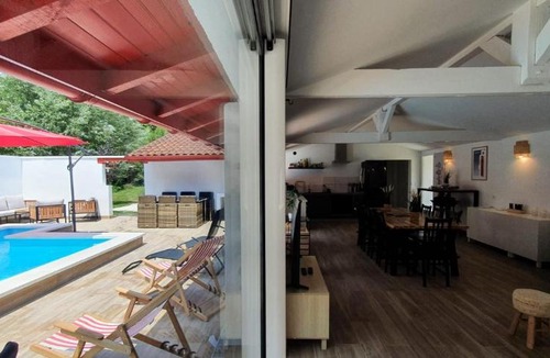 Saint-Pee-sur-Nivelle House | Gîte Mendi Ura