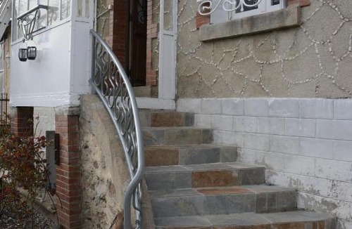 Anost House | Gîte Meublé