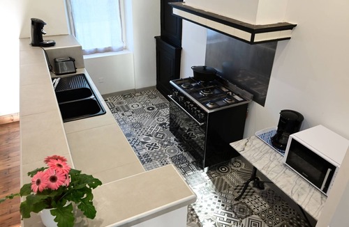 Naucelle House | Gîte Meublé "La Maison d'à Côté" Avec Piscine sur Terrain de 2500m²