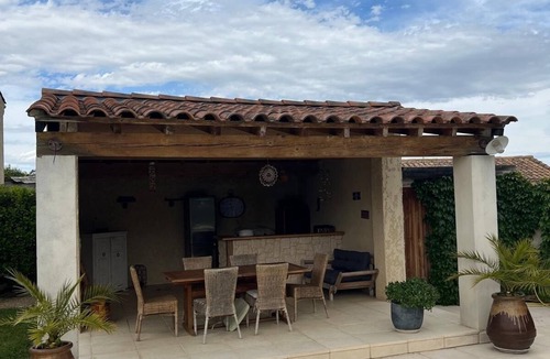 Bedarrides House | Gîte Mitoyen Dans Propriété Avec Piscine