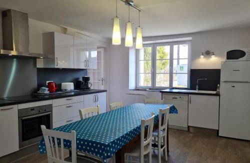 Saint-Sigismond House | Gîte moderne avec jardin, terrasse et parking privé - FR-1-590-538