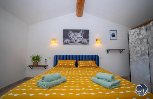 Aigueze House | Gîte moderne, calme & piscine