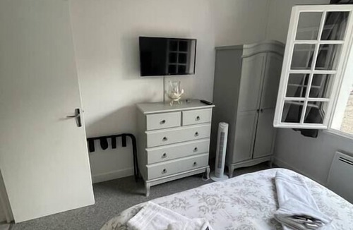 Excideuil Apartment | Gîte Moderne de Deux Chambres