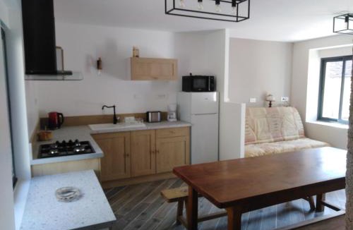 Les Roches-l'Eveque House | Gîte mon p'ti bout