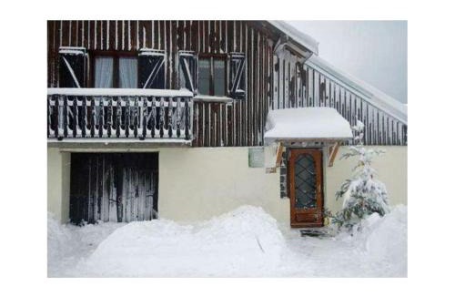 Champdray House | Gîte nature, 15 km de Gérardmer, randonnée, ski, jardin, terrasse, BBQ, équipements bébé inclus - FR-1-589-64
