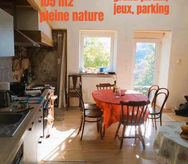 La Celle-sous-Gouzon House | Gîte nature 7 pers avec grand jardin vue forêt & randonnées