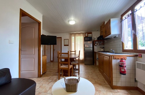 Joyeuse Cottage | Gîte Olivier 1 – Holiday Cottage in Village Setting