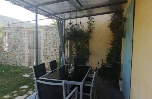 Saint-Ferreol-Trente-Pas House | Gîte "pastel sweetness"