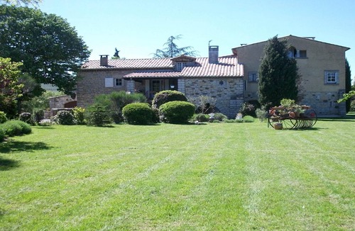 Villeneuve-de-Berg House | Gîte Panorama sleeps 8 to 15