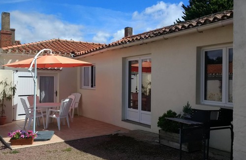 La Chaize-Giraud Cottage | Gîte Parasol, Piscine Chauffée, à 5 km de Brétignolles sur mer