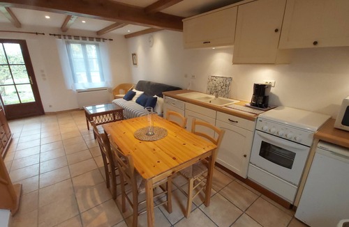 Calorguen Cottage | Gîte-Pointe du Grouin-Ensuite with Bath-Park view