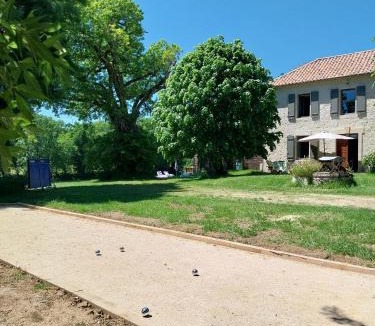 Montreal House | Gîte Pouget