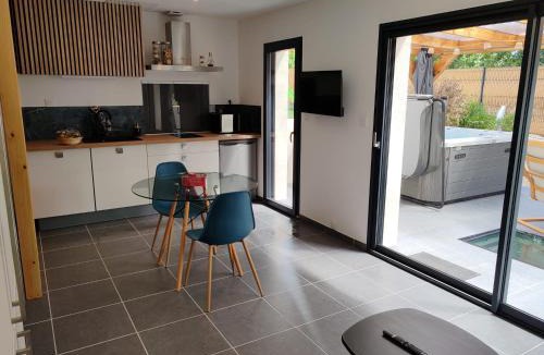 Cleguer House | Gîte Prestige Spa Privatif & Cave Vitrée