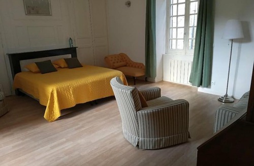 Chatelus-Malvaleix House | Gîte privatif, proche nature et plan d'eau