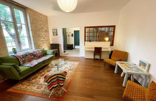 Montlouis-sur-Loire House | Gîte proche châteaux, jardin, parking, max 4 pers - FR-1-381-631