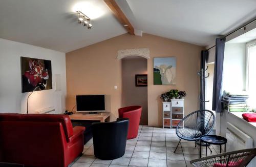 Bourran House | Gîte Prune D'ente - 2 chambres - parking - piscine chauffée- terrasse - climatisation