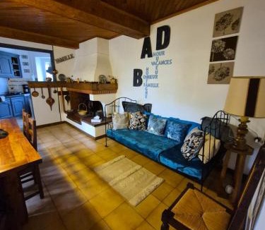 Puivert House | Gîte Puivertain, grande maison familiale à 2 minutes à pied du lac de Puivert