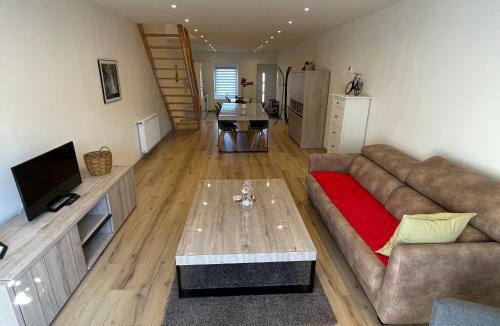 Montmedy House | Gîte rénové au calme avec jardin, proche sites historiques de Montmédy et commerces - FR-1-585-78