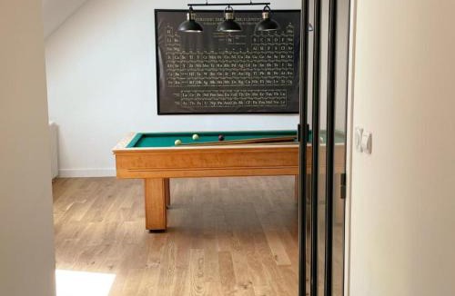 Courcay House | Gîte rénové avec billard, baby-foot, jardin clos, recharge VE, proche châteaux de la Loire - FR-1-381-575