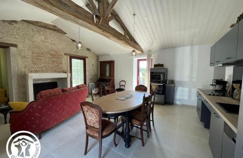 Challans-Gois Communaute House | Gîte rénové avec piscine chauffée et jardin clos, à proximité des plages et de la campagne bio. - FR-1-426-531