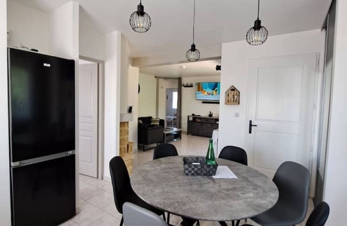 Dauphin House | Gîte rénové en 2021 avec piscine privée chauffée