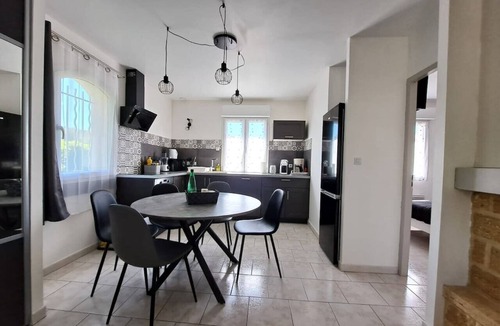 Dauphin House | Gîte rénové en 2021 avec piscine privée chauffée