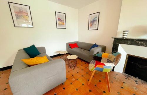 Restigne House | Gîte Rénové en Tuffeau avec Jardin, Animaux Bienvenus - FR-1-381-556