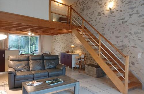 La Gaubretiere House | Gîte rénové mitoyen PMR, 3 chambres, terrasse, proche nature - FR-1-426-112