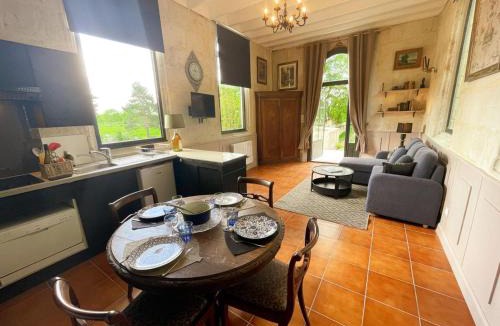 Brehemont House | Gîte ravissant avec piscine - proche Loire - FR-1-381-657