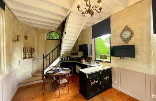 Brehemont House | Gîte ravissant avec piscine - proche Loire - FR-1-381-657