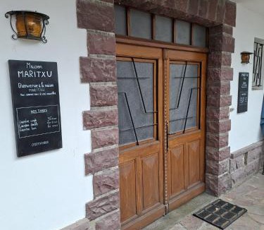 Saint-Etienne-de-Baigorry Bed & Breakfast | Gîte Restaurant chez Maritxu