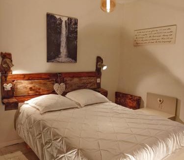 Theys House | GÎTE REDROOSTER HOME - 160m2, 4 ch, 2 sdb, fibre, parking, sauna, bain à remous