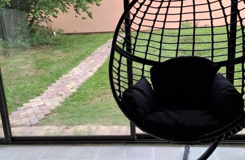 La Frenaye House | Gîte Ressources: Jacuzzi, Private Terrace & Garden
