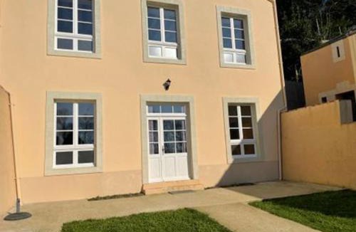 Sable-sur-Sarthe House | Gîte restauré 6 pers. au bord de la rivière, proche centre, parking et wifi - FR-1-410-380