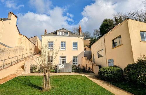 Sable-sur-Sarthe House | Gîte restauré 6 pers. au bord de la rivière, proche centre, parking et wifi - FR-1-410-380