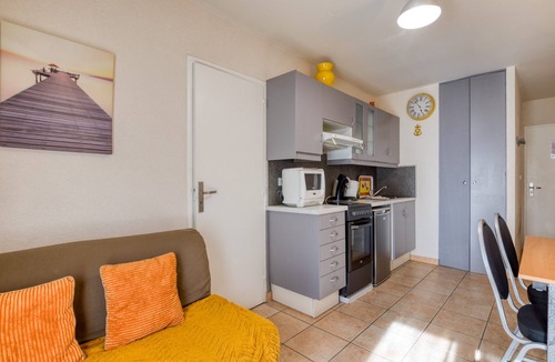 Mireval Apartment | Gîte Romarin – Domaine de l'Enclos: Charming Stay Near the Mediterranean
