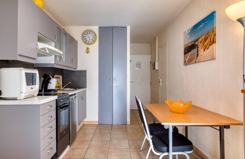 Mireval Apartment | Gîte Romarin – Domaine de l'Enclos: Charming Stay Near the Mediterranean