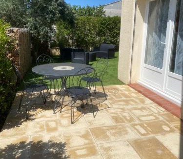 Saint-Jean-de-Barrou House | Gîte Romarin avec SPA