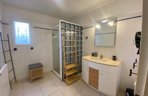 Saint-Jean-de-Barrou House | Gîte Romarin avec SPA