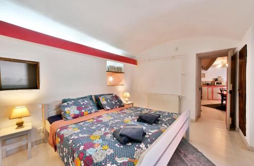 Lussan Apartment | Gîte Romy - Gîte avec piscine partagée